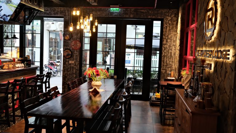 Full Throttle Pub Hanoi