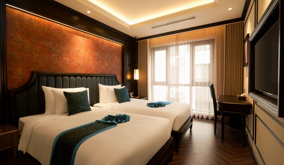 Deluxe Twin Room 01
