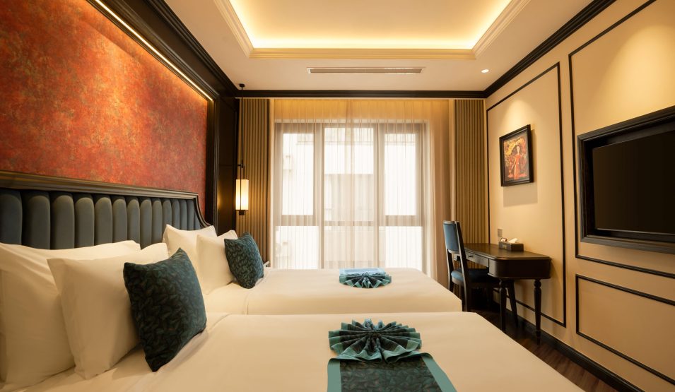 Deluxe Twin Room 02