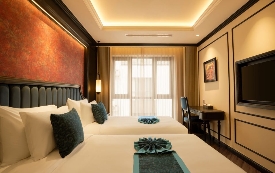 Deluxe Twin Room 02