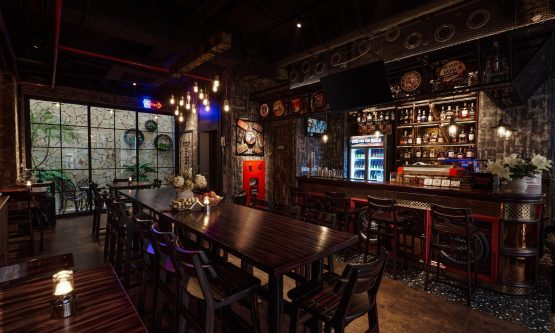 Full-Throttle-Pub-T5-01