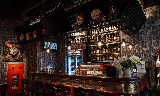 Full-Throttle-Pub-T5-02