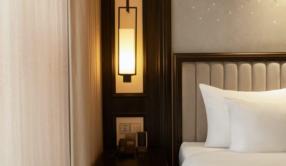 King Suite With Balcony 07